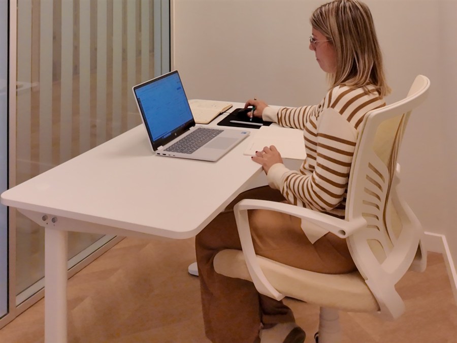 Escritório 2 do Cowork Valverde, com uma secretária
